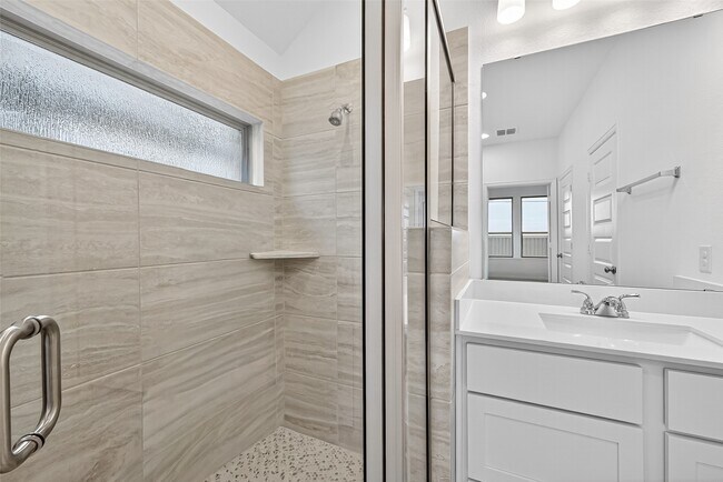 Building Photo - 407 Big Pne Trl