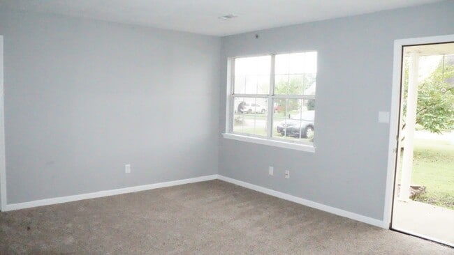 Building Photo - Cute Home in Great Area of Oak Grove