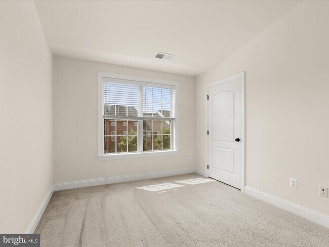 Building Photo - 7761 Crystal Brook Way