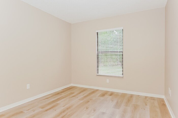 Building Photo - 2065 E Gloria Dr