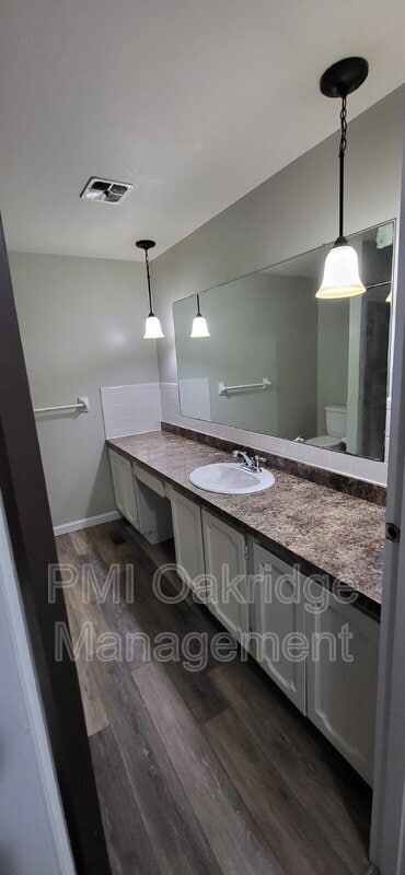 Building Photo - 460 Heather St