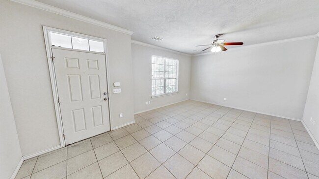 Building Photo - 159 Forest Dr