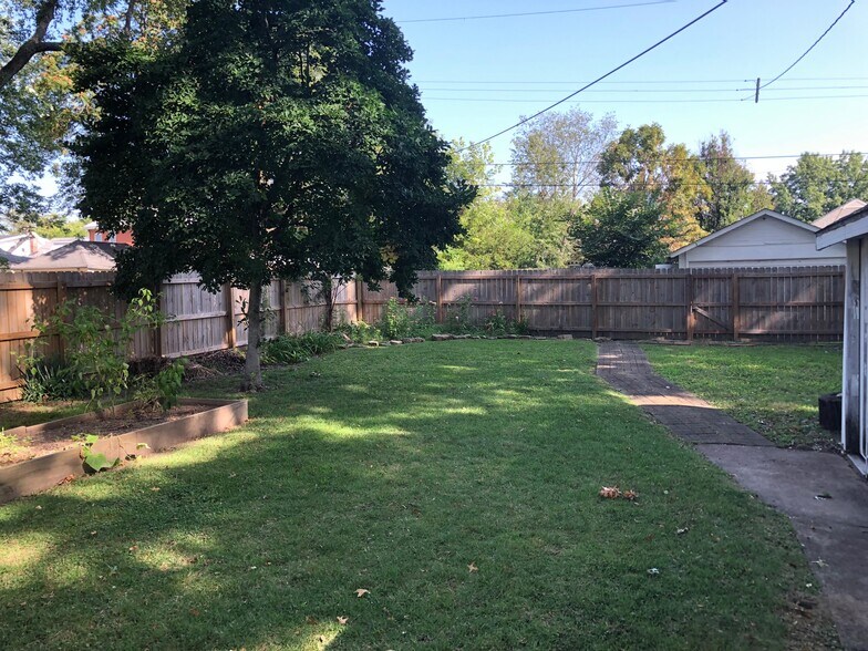 Back yard - 6959 Pernod Ave