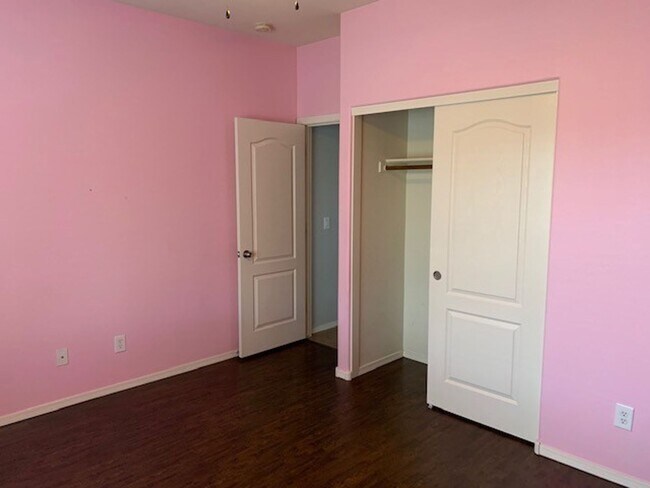 Building Photo - Beautiful 4 bedroom 2 bath home -- COMING ...