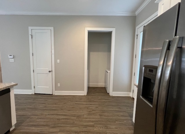 Building Photo - 710 Vassar Ct