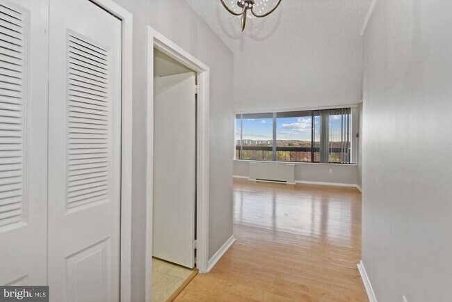 Building Photo - 3705 S George Mason Dr