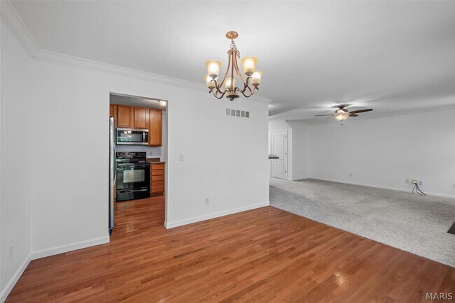 Building Photo - 499 Parkgate Dr