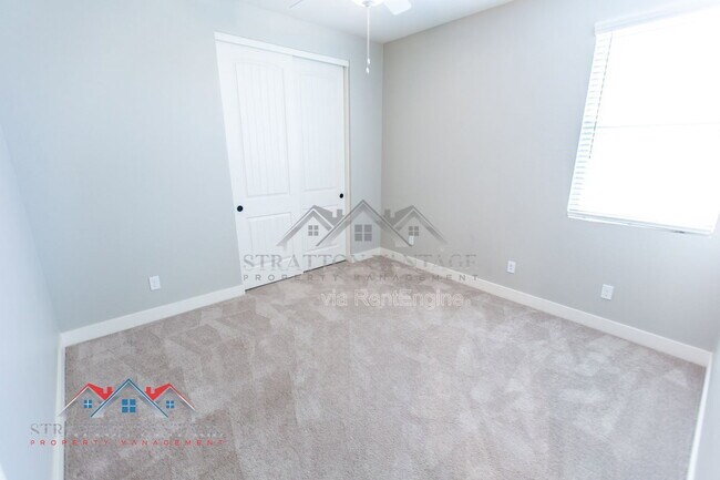 Building Photo - 15075 W McKinley St