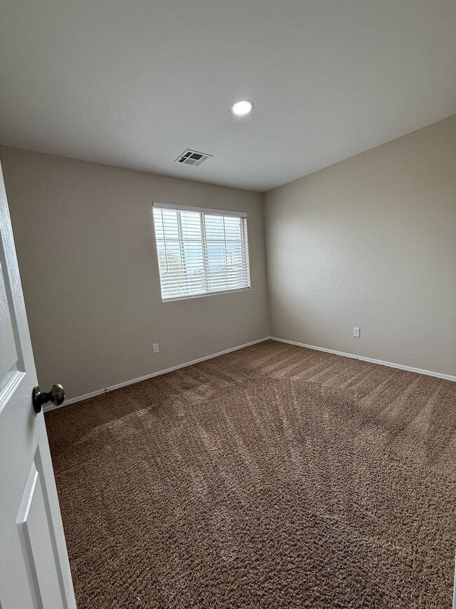 Building Photo - Buckeye, 4 bed, 2.5 bath, huge lot, across...