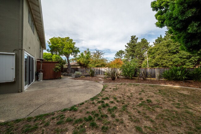 Building Photo - 1170 Tuolumne Ct