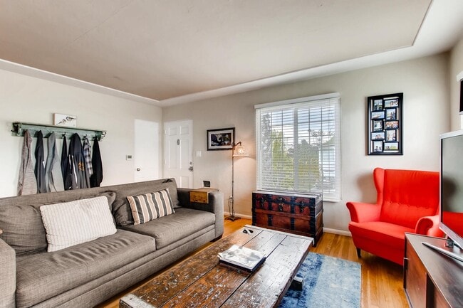 Building Photo - Charismatic 2 Bedroom/1 Bath Home For Rent in South Park!