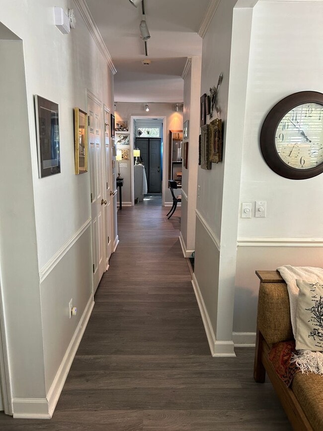 Building Photo - Fully Furnished: Stunning 3 - Bedroom 2.5 ...