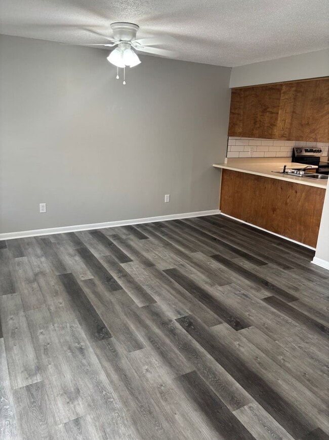 Building Photo - Available Today!