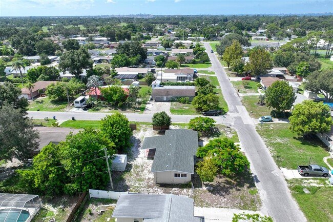 Building Photo - 6515 3rd St Ct W