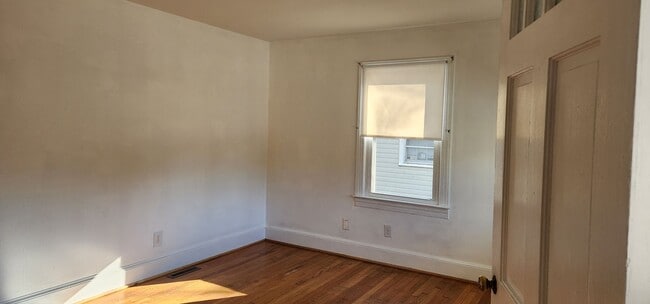 Building Photo - For Rent