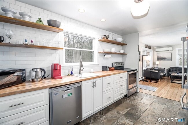 Building Photo - 2 At 75-79 Merryall Rd