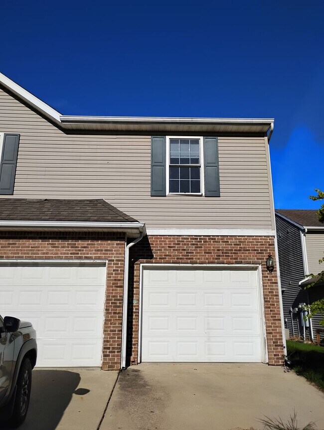 Building Photo - 3928 Ledyard St