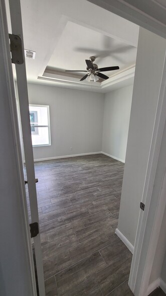 Building Photo - 803 W Smith Dr