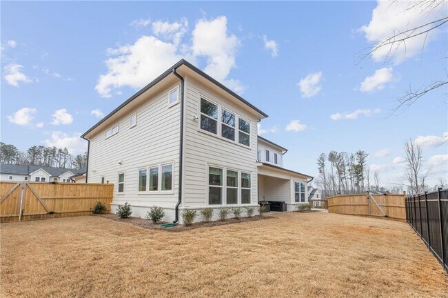 Building Photo - 4815 Briscoe Dr