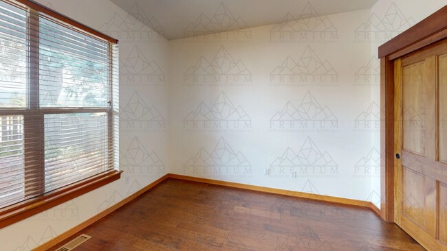 Building Photo - Beautiful 3 bedroom 2 bath home!
