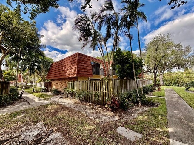 Building Photo - 736 NW 98th Cir