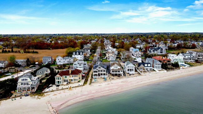 Building Photo - 535 Fairfield Beach Rd