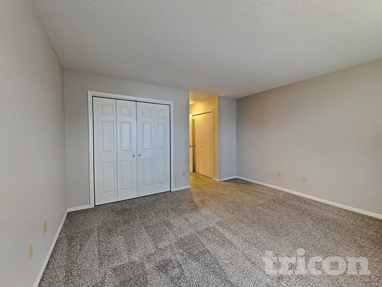 Building Photo - 160 Harts Ford Way