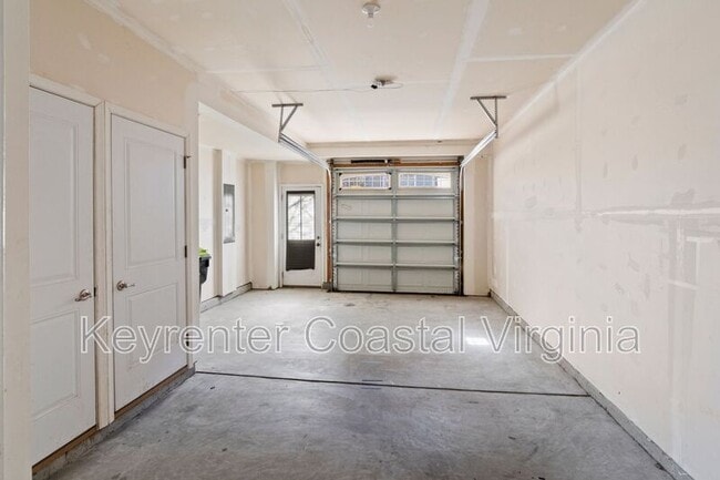 Building Photo - 516 Sloane St