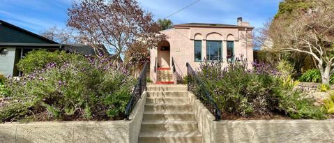 Primary Photo - 245 Coombs St