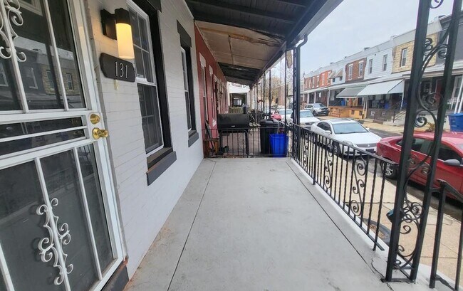 Building Photo - 131 N Hobart St