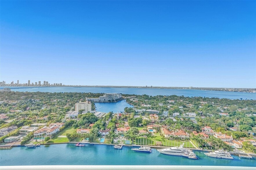 Building Photo - 4775 Collins Ave