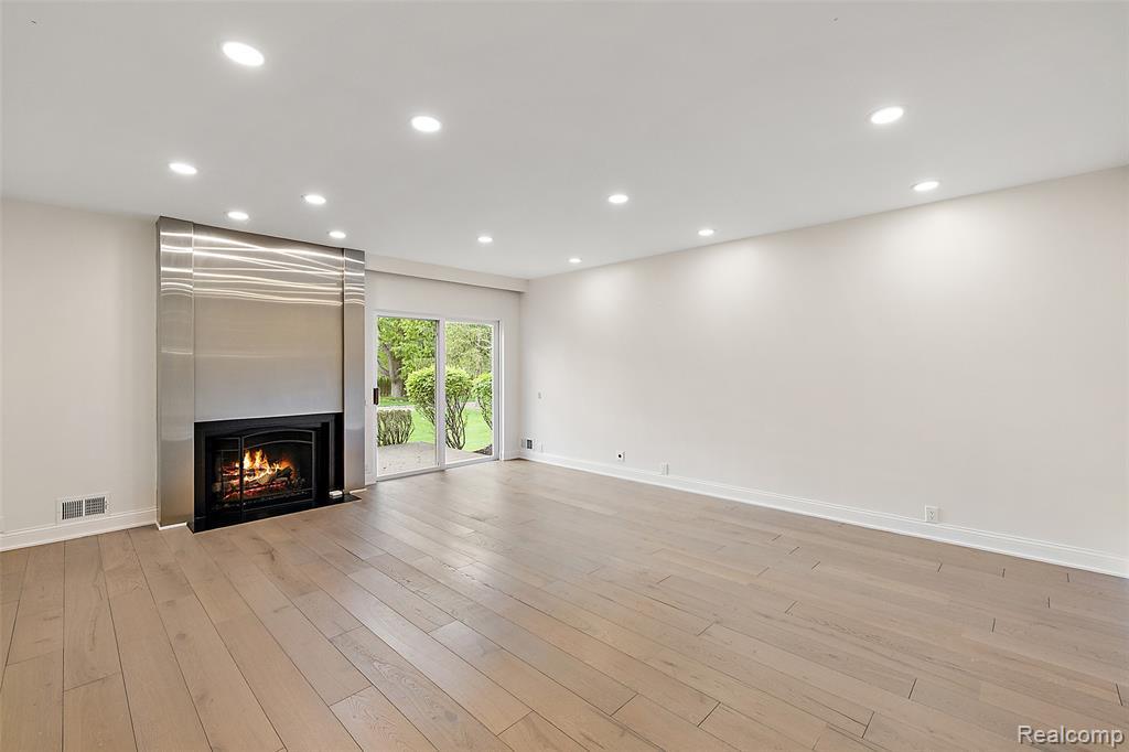 Building Photo - 1756 Alexander Dr