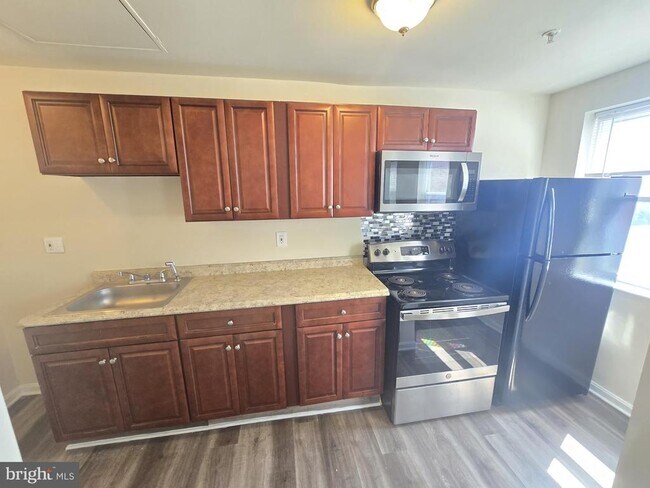 Building Photo - 317 East St