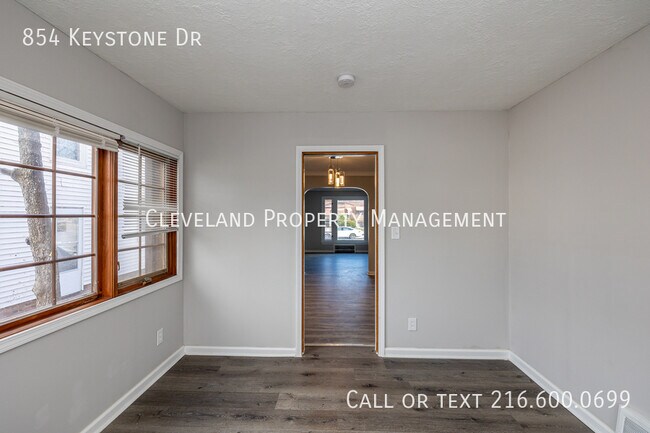 Building Photo - 854 Keystone Dr