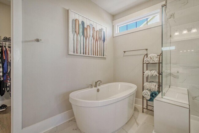 Building Photo - Refined Living in Midtown Nexton