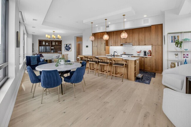 Building Photo - Stunning 2BR/2BA Luxury Condo // Capitol Hill Views // Garage Parking included