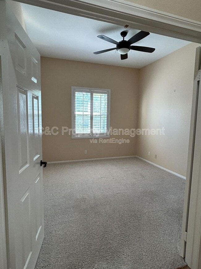 Building Photo - 30934 Crystalaire Dr