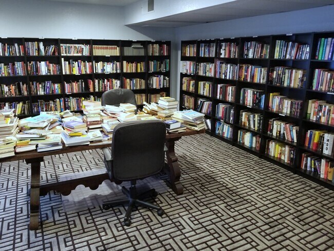 library - 1515 S Beverly Dr