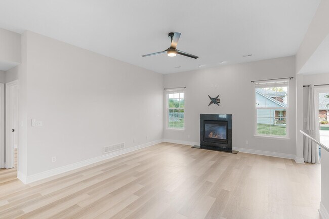 Building Photo - 1704 Ballentine Ln