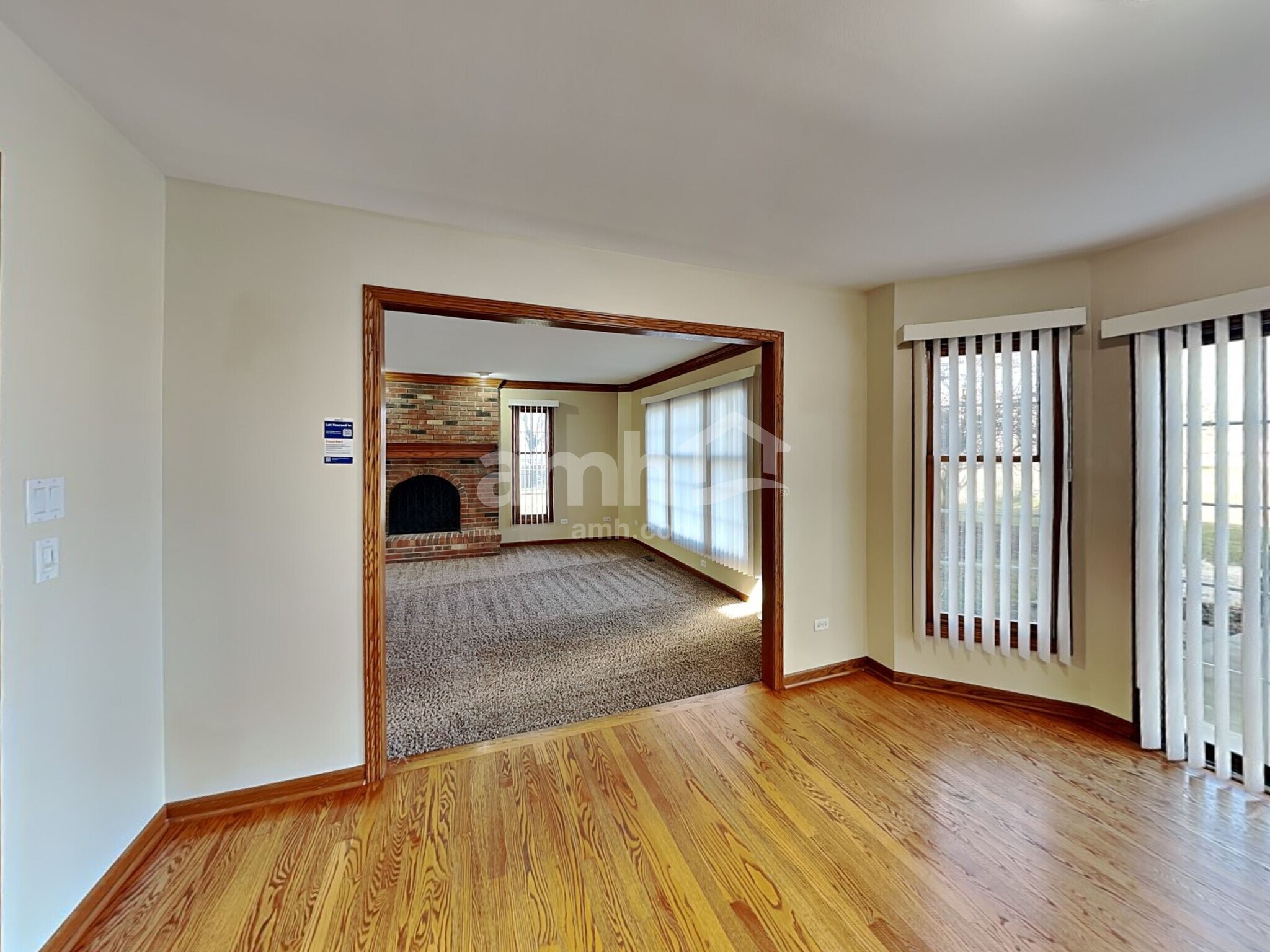 Building Photo - 2815 Sharon Dr