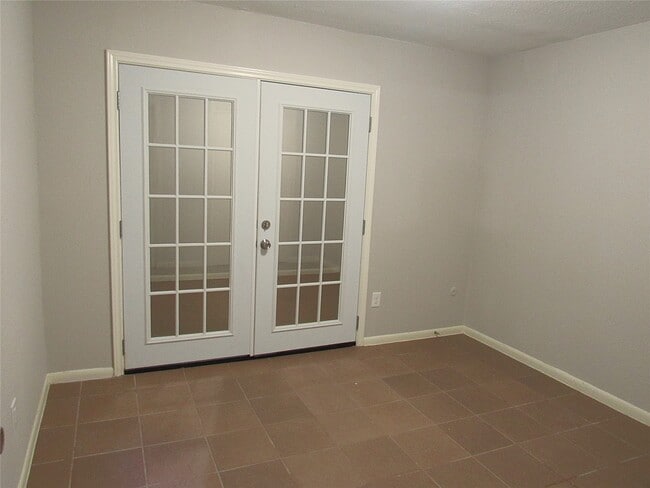 Building Photo - 8414 Beechnut St