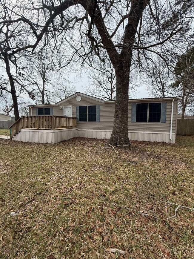 Primary Photo - 16484 Brittany Way