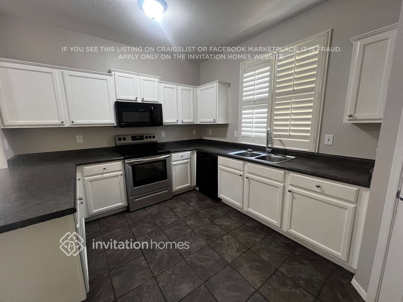 Building Photo - 1006 S Colonial Ct