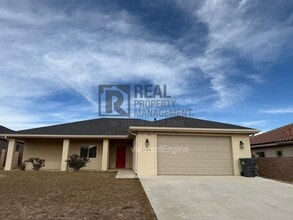 Building Photo - 1426 Fume Blvd