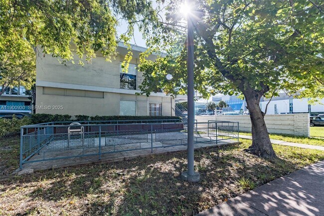 Building Photo - 1685 Jefferson Ave