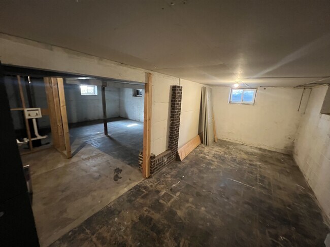 Building Photo - 205 16th Ave Ct