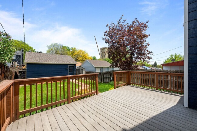 Building Photo - Gorgeous home by Sloans Lake!