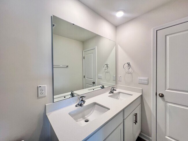 Building Photo - New Construction 4 BD, 2.5BA Fuquay-Varina...