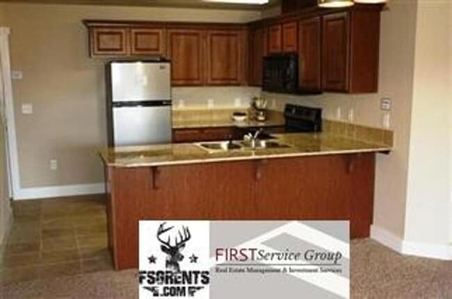 Building Photo - 9938 W Rosecroft Ct