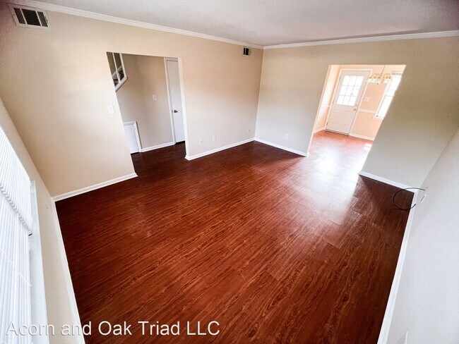 Building Photo - 2 br, 2.5 bath House - 4746 Champion Court
